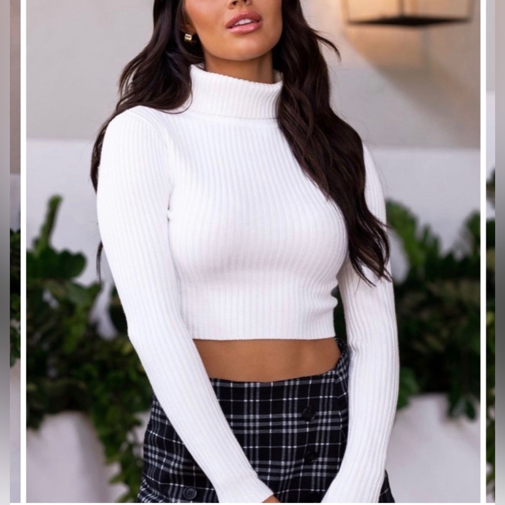 Love Tree White Ribbed Crop Turtleneck Top